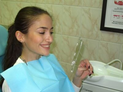 Зеркало для пациента "Кристидент" в форме зуба Черное (С ЭМБЛЕМОЙ NEW)